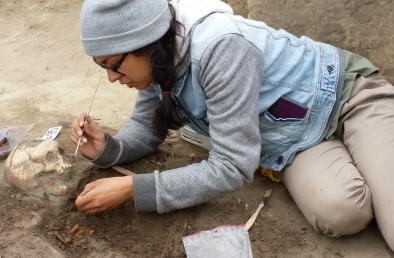 Student excavating at Bezlawki